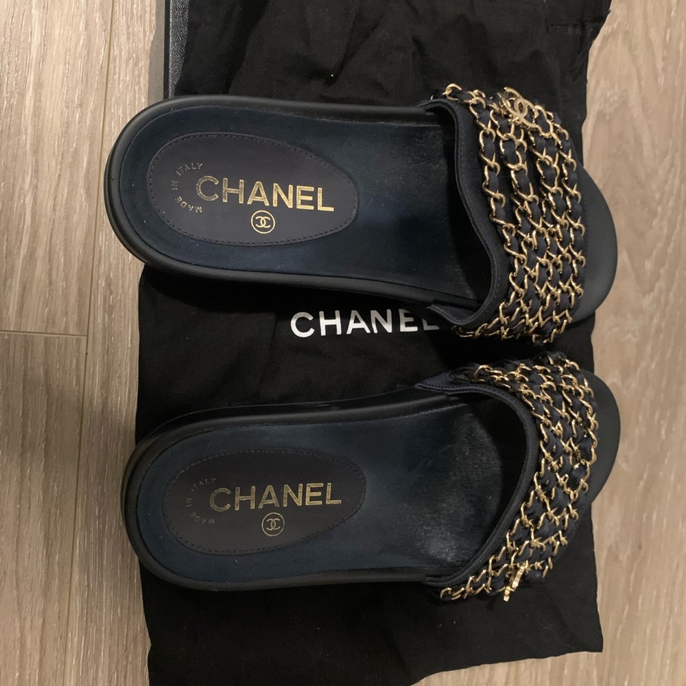 Chanel slide